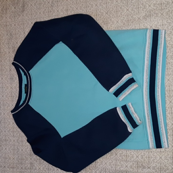 ⭐Host Pick⭐Girls Sweatshirts Bundle of 4 Size 7/8 - Picture 3 of 7